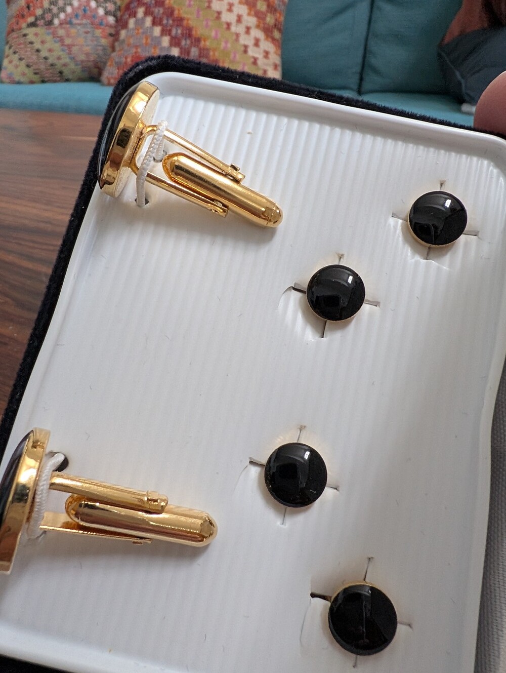 Vintage Lord & Taylor Gold Tone Black Onyx Style Cufflink and Stud Set Boxed - Picture 2 of 4